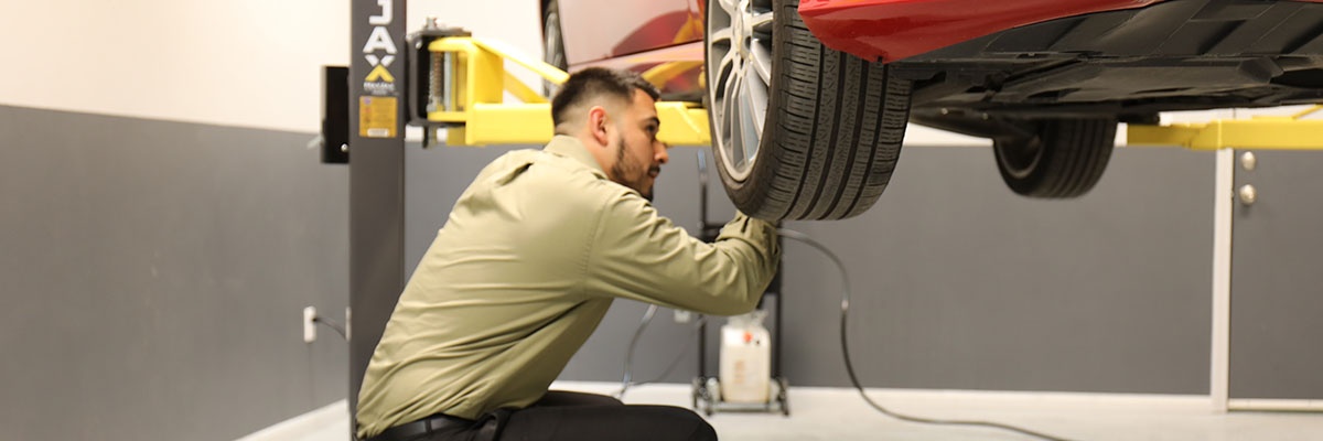 MaxJax's ease of use allows anyone, even in business attire, to operate the lift confidently and safely.