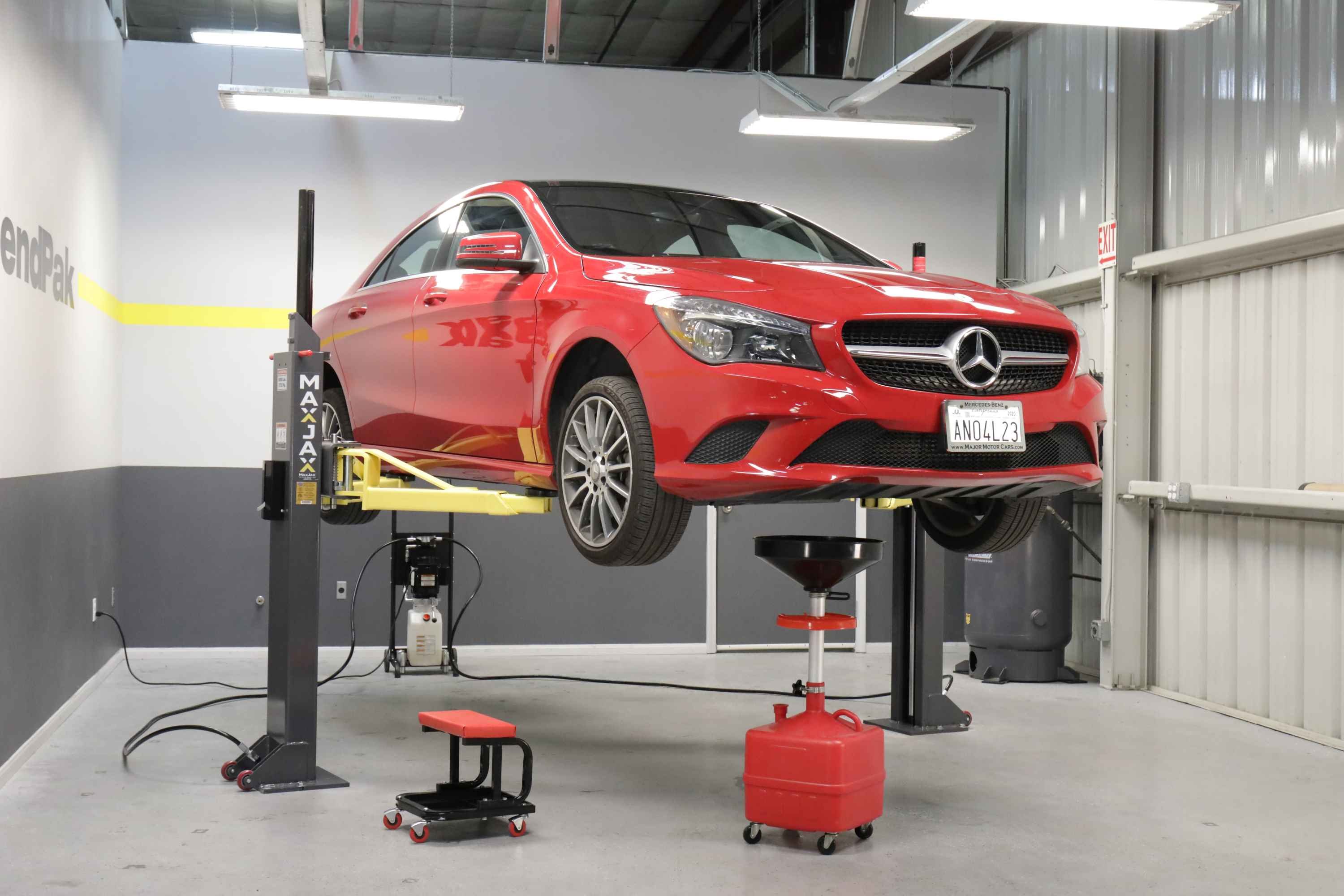 MaxJax shipping details including lift gate, re-delivery, and special destination fees.