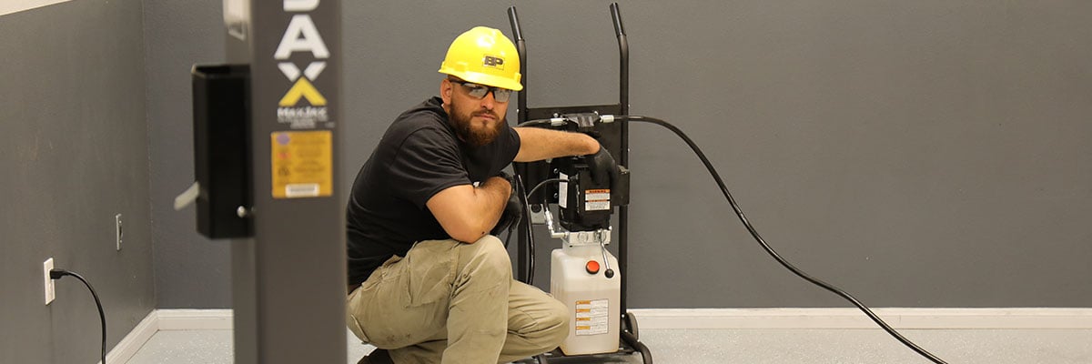 Do I need an air compressor to operate MaxJax?